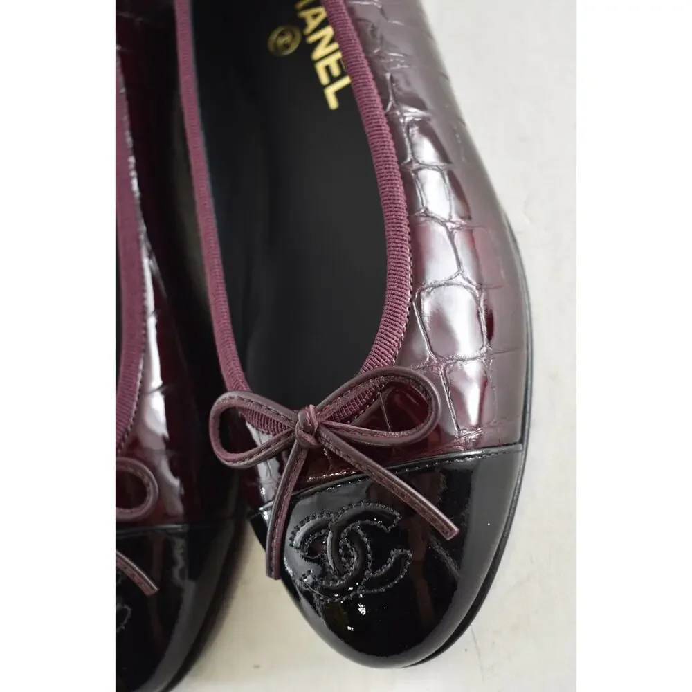 Chanel 26A Burgundy Red Black Crocodile Croc CC Logo Ballet Ballerina Flat 38.5